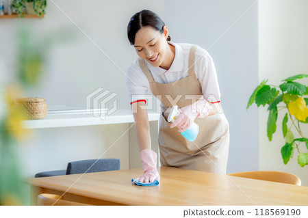 房屋清潔女員工 118569190