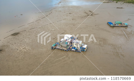 peaceful Lau Fau San with fishing boats 118570669