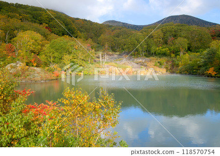 Jigoku Swamp and Iodake of Mount Hakkoda 118570754
