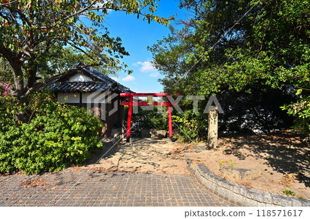 Bingo 省 Tomo 城堡的石牆和景觀，俯瞰 Tomonoura 118571617