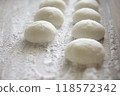 Pestle-pounded rice cakes 1 118572342