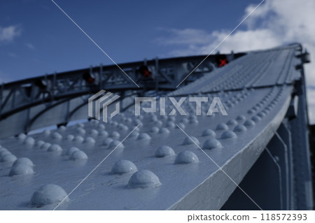 The steel arch of the Kachidoki Bridge over the Sumida River (Kachidoki/Tsukiji, Chuo Ward, Tokyo) The steel arch of the Kachidoki Bridge over the Sumida River (Kachidoki/Tsukiji, Chuo Ward, Tokyo) 118572393