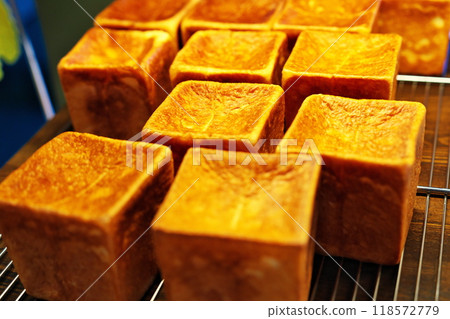 Fine bread 118572779