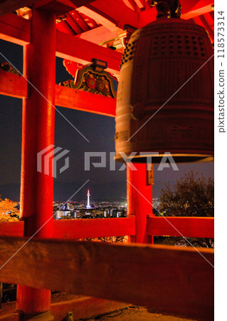 Special night viewing of Kiyomizu-dera Temple during cherry blossom season in 2023 Special night viewing of Kiyomizu-dera Temple during cherry blossom season in 2023 118573314