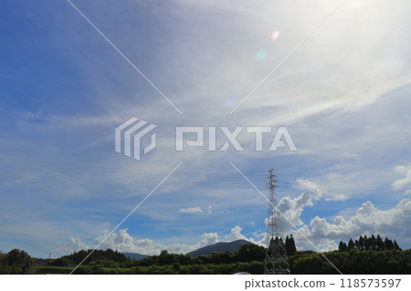 藍天有許多雲，陽光 118573597