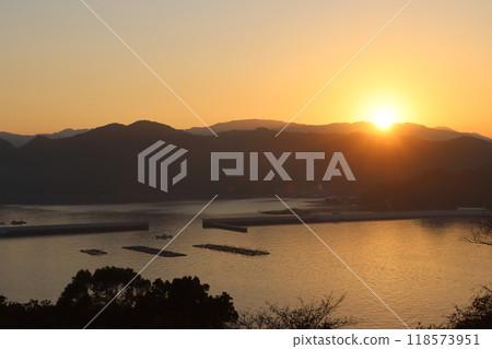 The ocean of Minami Awaji dazzling in the autumn sunshine - Part 2 The ocean of Minami Awaji dazzling in the autumn sunshine - Part 2 118573951