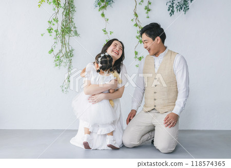Family photo shoot Photo studio 118574365