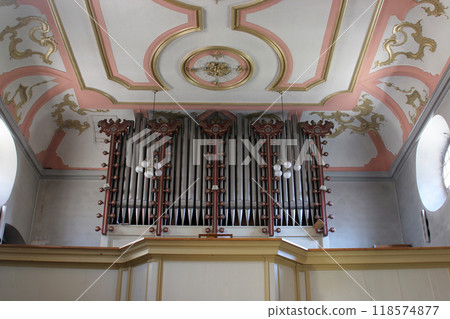 Organ in the parish church of Our Lady outside the city in Sibenik, Croatia Organ in the parish church of Our Lady outside the city in Sibenik, Croatia 118574877