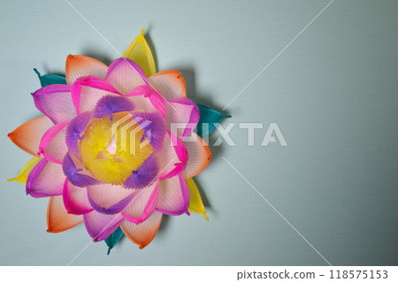 紙做的蓮花 118575153