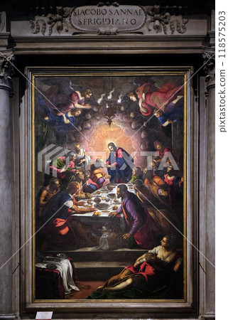 Altarpiece depicting the Last Supper by Tintoretto in Cathedral of St. Martin in Lucca, Italy 118575203