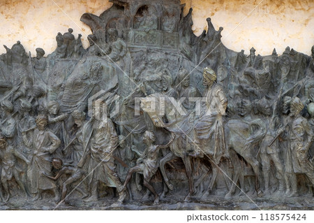 Bronze memorial panel at the Victoria Memorial building in Kolkata, West Bengal, India 118575424