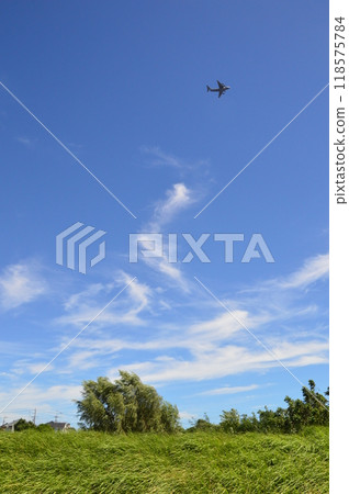 八王子市淺川岸的夏日天空 八王子市淺川岸的夏日天空 118575784