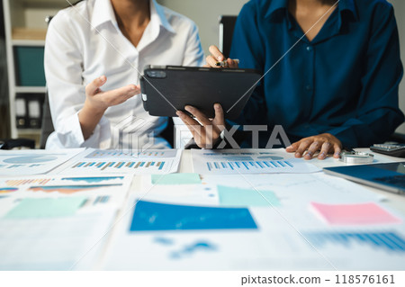 professional business meeting and discussing strategy with new startup project.Creative business people planning and brainstorm with document report 118576161