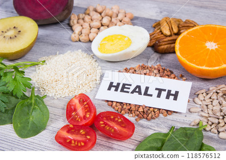 Various products or ingredients as source natural vitamin B9 and minerals 118576512