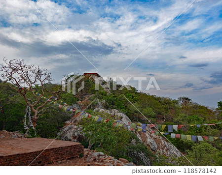The incense hall of Vulture Peak, where Buddha preached, is located to the east of Rajgir Rajagriha, a Buddhist holy site in Bihar, India. 118578142