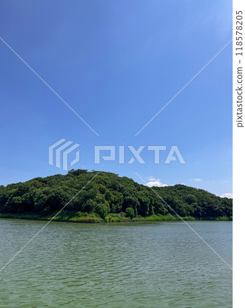 "Nisanzai Burial Mound" with a beautiful expanse of the front part of Sakai, Osaka 118578205