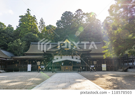 三輪明神 大神神社參拜殿 三輪明神 大神神社參拜殿 118578503