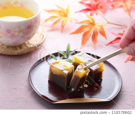 羊羹(栗子蒸羊羹),日本代表性的日式點心 羊羹(栗子蒸羊羹),日本代表性的日式點心 118578602