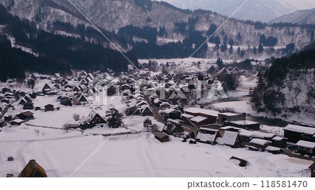 Shirakawa-go with snow 118581470