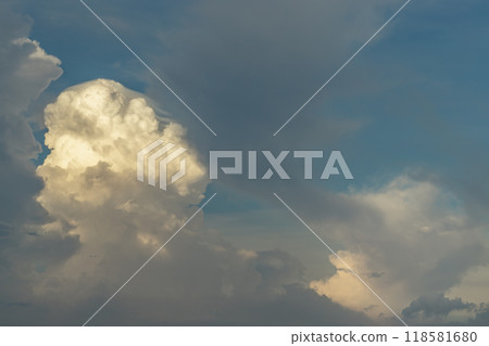The sky is being covered with amazing clouds. The sky is being covered with amazing clouds. 118581680
