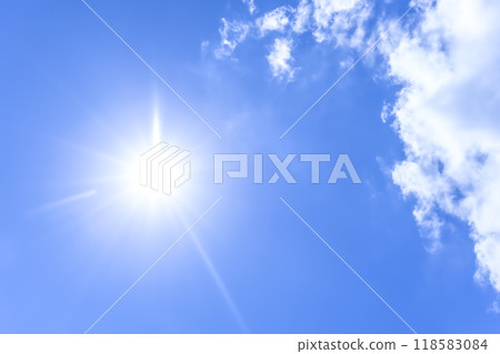 夏天的天空、陽光和雲彩橫濱 118583084