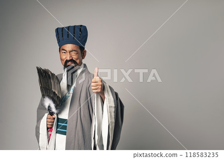 三國演義中諸葛亮等中國歷史上的武將豎起大拇指的場景 118583235