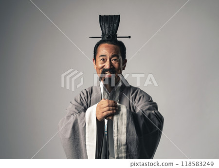 中國歷史人物如《三國演義》中的人物微笑相見的場景 中國歷史人物如《三國演義》中的人物微笑相見的場景 118583249