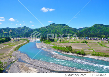 View of the Shinano River from the Shinano River Observation Point (Niigata Prefecture) View of the Shinano River from the Shinano River Observation Point (Niigata Prefecture) 118583684