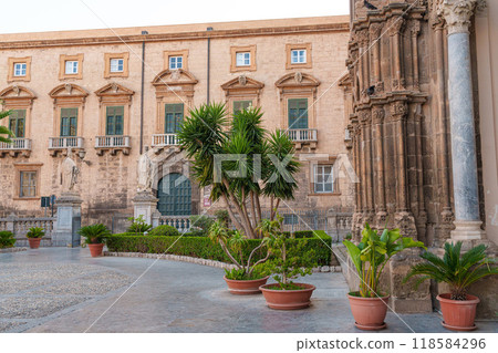 Dome and Statues of Palermo Cathedral, Sicily, Italy 118584296