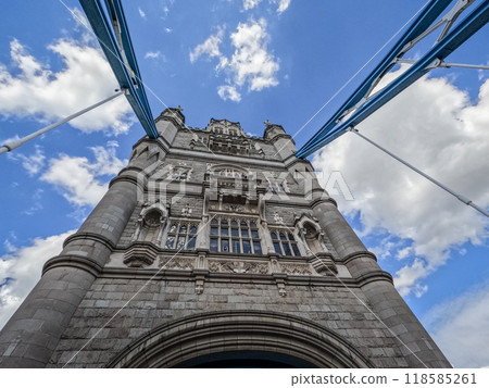 london tower bridge in london on a sunny day london tower bridge in london on a sunny day 118585261