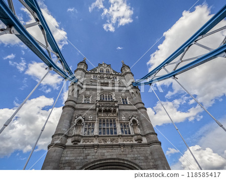 london tower bridge in london on a sunny day london tower bridge in london on a sunny day 118585417