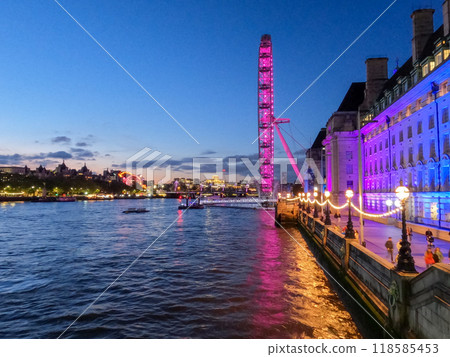 London united kingdom urban landscapes and scenes on partly sunny day 118585453