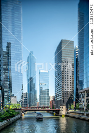 city of chicago skyline and street scenes city of chicago skyline and street scenes 118585478