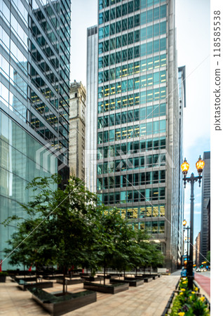 city of chicago skyline and street scenes city of chicago skyline and street scenes 118585538