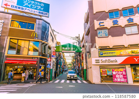 日本橫濱城市景觀，九月。東急電鐵日吉站等景觀 118587580