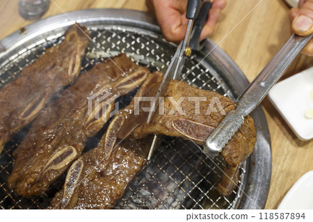 korea bbq. Grilled Marinated Galbi LA galbi 118587894