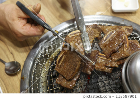 korea bbq. Grilled Marinated Galbi LA galbi 118587901