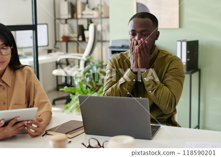 Discussing Project Details in Modern Office Space 118590201