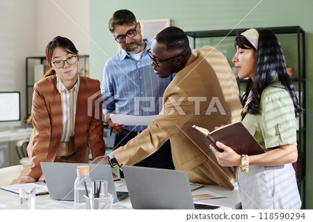 Collaborative Business Meeting in Professional Office Setting Collaborative Business Meeting in Professional Office Setting 118590294