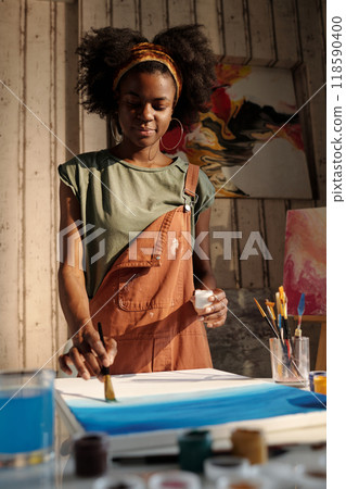 Creating Abstract Painting in Studio with Natural Light Creating Abstract Painting in Studio with Natural Light 118590400