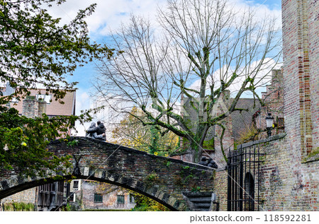 bridge, building, house 118592281