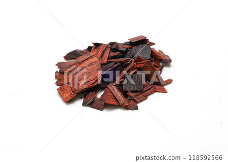 白色背景上的檀香 118592566