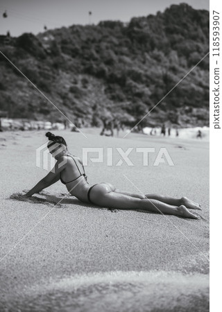 Beach Moment Experience the ultimate serenity found in the sun and soft sand beneath your feet 118593907
