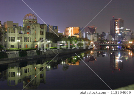 被照亮的世界遺產廣島原子彈圓頂屋/原子彈圓頂屋照片 118594669