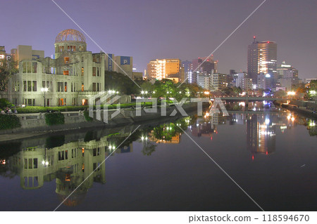 被照亮的世界遺產廣島原子彈圓頂屋/原子彈圓頂屋照片 118594670