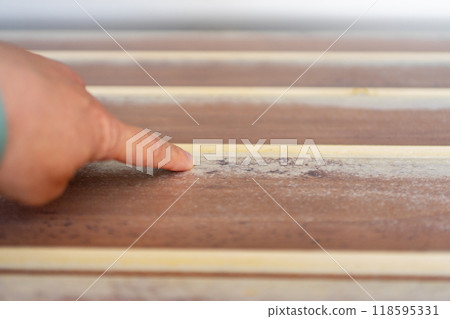 Peeling or deterioration of balcony railings Peeling or deterioration of balcony railings 118595331