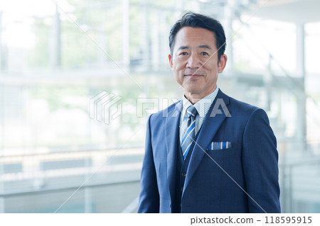 中老年商人肖像 中老年商人肖像 118595915