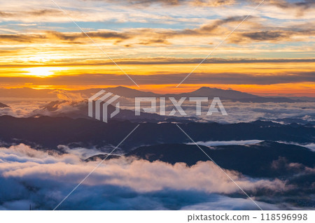 Climbing Mt. Karamatsu in autumn: Dawn (from near Happoike Sanso) 118596998