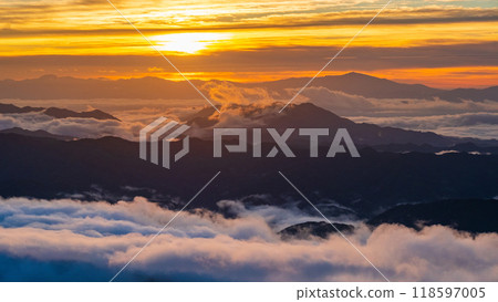 Climbing Mt. Karamatsu in autumn: Dawn (from near Happoike Sanso) 118597005