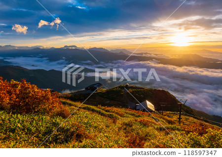 Climbing Mt. Karamatsu in autumn: Dawn (from near Happoike Sanso) 118597347